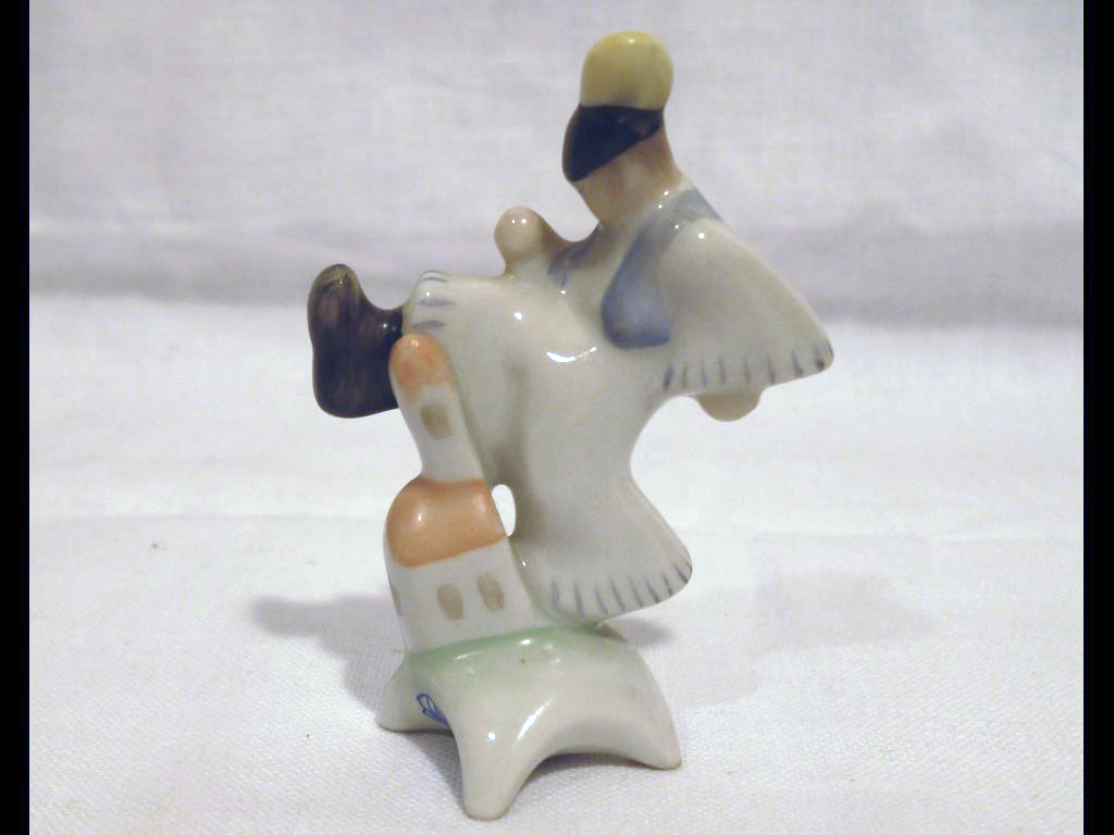 Antik herendi mini porcelán figura