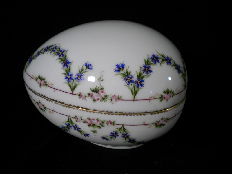 Nagyméretű porcelán tojás bonbonier