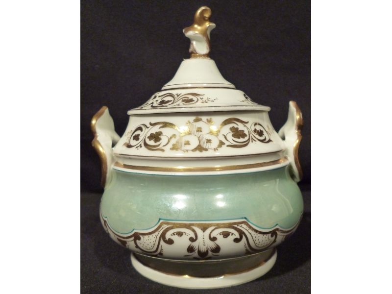 Vastagfalú porcelán bonbonier 1900 eleje