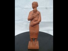 Konyorcsik János: Anya gyermekével szobor